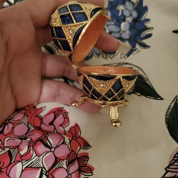 Egg trinket Jewelry box, Farberge Style - Picture 6 of 6